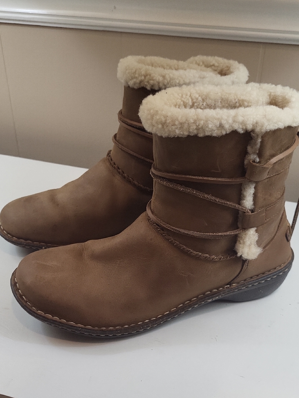 UGG, Women's Shearling-Trim Brown Leather Ankle Boots, SIZE 11